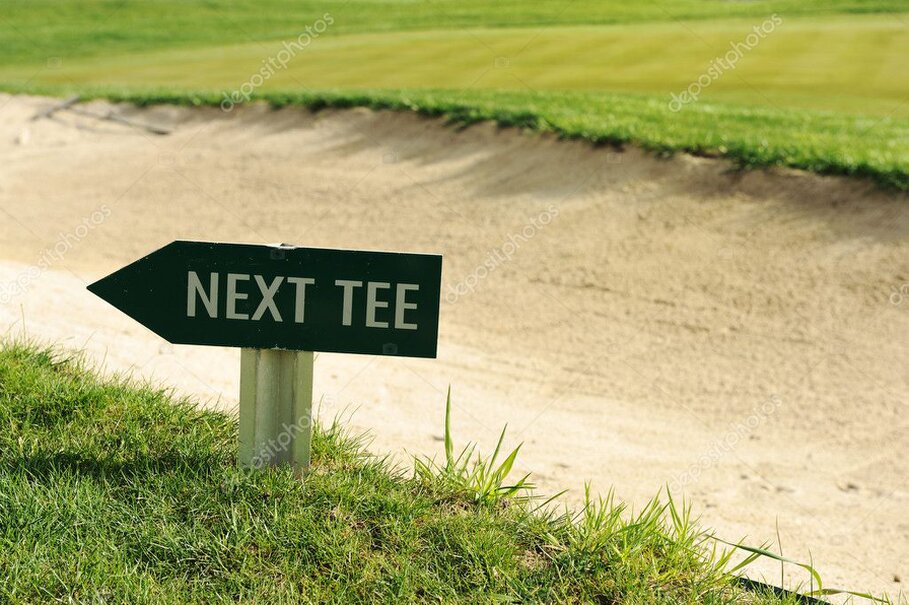 Panneau de départ sur un parcours de golf